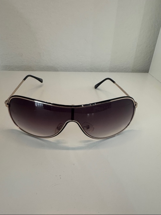 Donna Oliver Italy Y2K Shield Sunglasses Oversized Rimless Gold main image 6